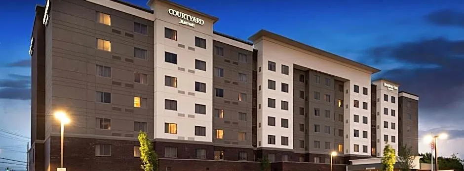 Courtyard by Marriott Charlotte Northlake