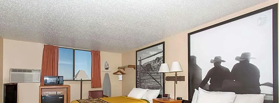 Super 8 by Wyndham Casper West by the River