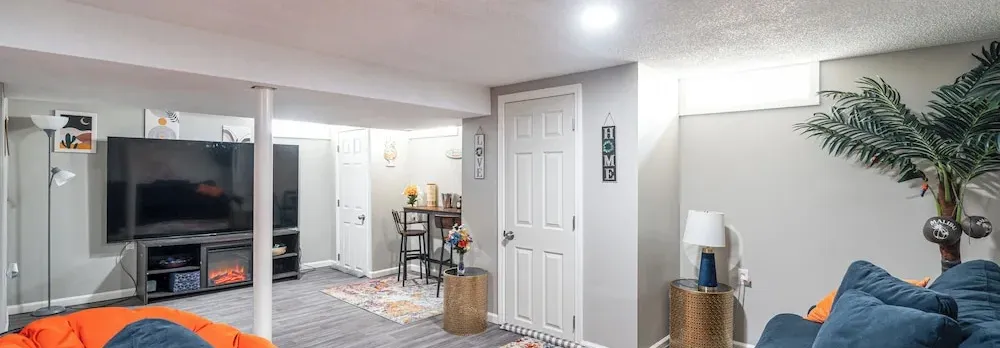 7 Mi to Lake Michigan: Milwaukee Vacation Rental