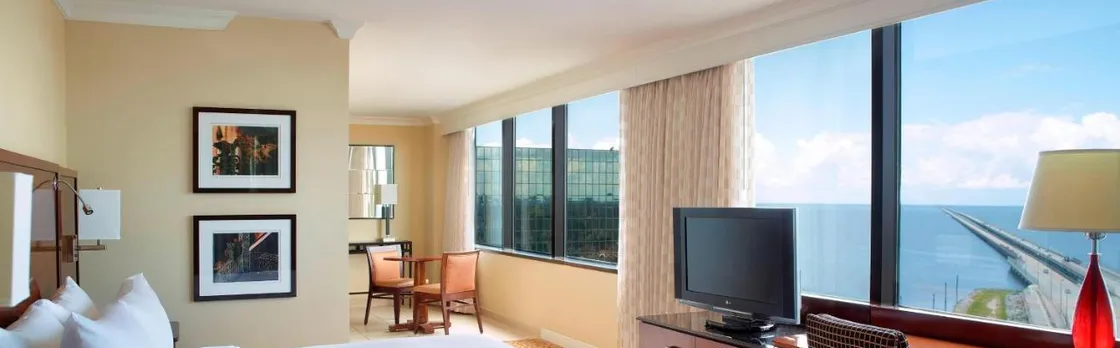 Marriott New Orleans Metairie at Lakeway
