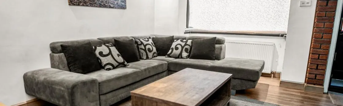 Central Manchester Family-Friendly Home with Free Parking And Workspace