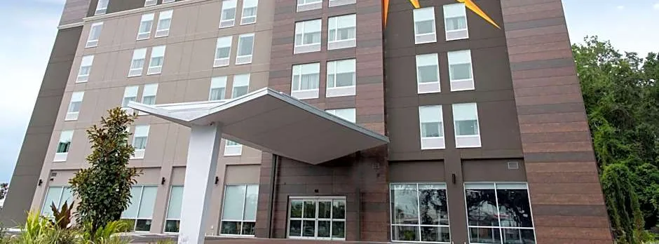 La Quinta Inn & Suite by Wyndham Lake City