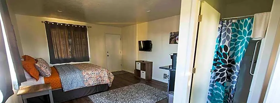 Pacific City Inn