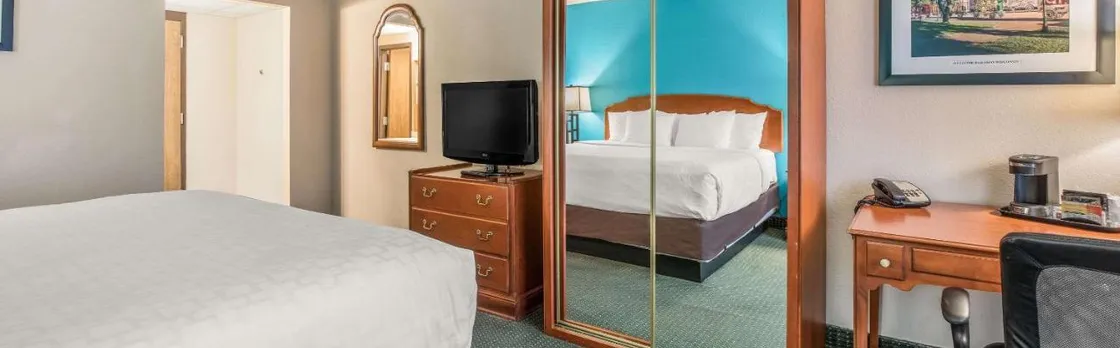 Americinn & Suites by Wyndham Baraboo Event Center