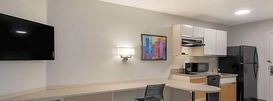MainStay Suites Omaha Old Mill