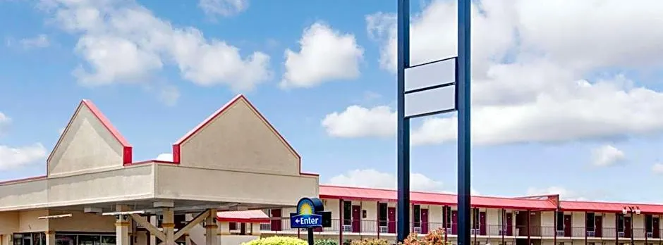 Days Inn by Wyndham Knoxville West