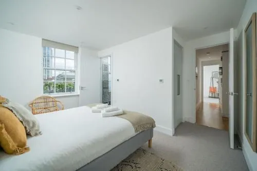 Stunning flat near Holland Park