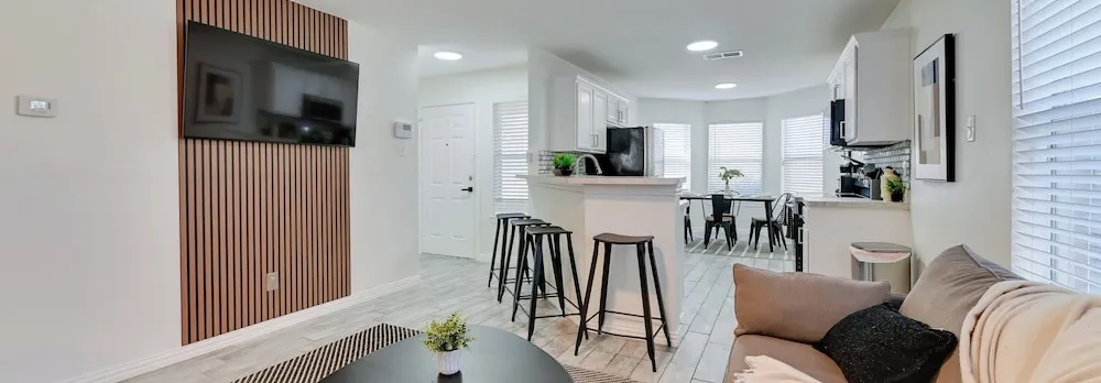 < 1 Mi to Historic Mckinney: Modern Duplex w/ Yard