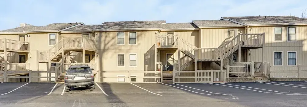 Community Perks! Lakefront Unit in Osage Beach