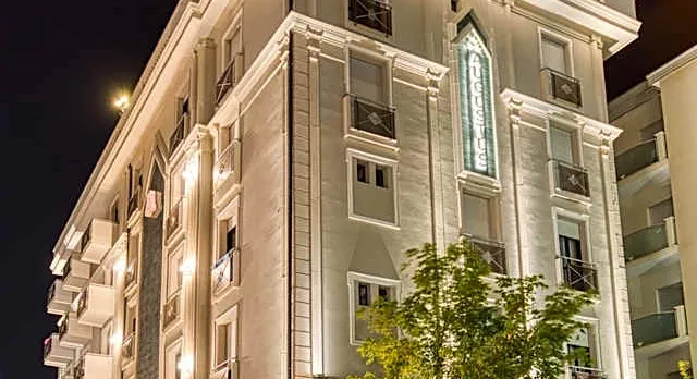 Hotel Augustus