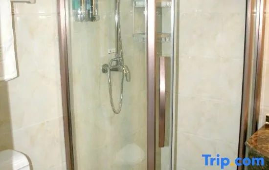 Super 8 Hotel (Beijing Fengbo Metro Station)