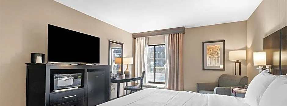 Best Western Courtview Hotel