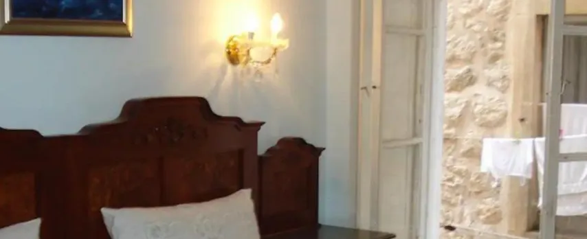1 Bed - Sleeps 2 - Centre of Old Town W Wifi
