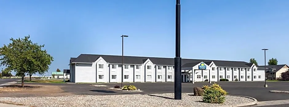 Days Inn & Suites by Wyndham Spokane Airport Airway Heights