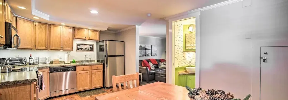 1 Block to Downtown: Cozy Condo by Mirror Lake