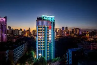 Wuhan Jianghan Road Pedestrian Street Echeng Hotel