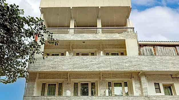 Hotel Metropolis Tourist Near Connaught Place And Ramakrishna Ashram Marg Metro station