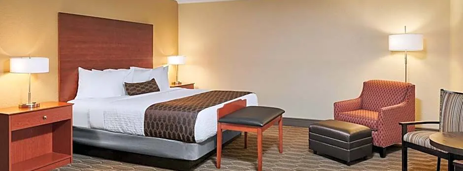Best Western Plus Milwaukee Airport Hotel & Conference Center