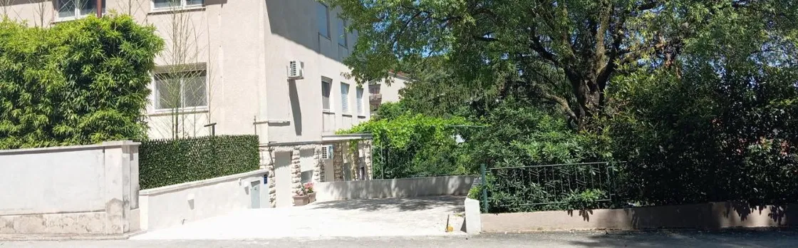 Mia Apartman