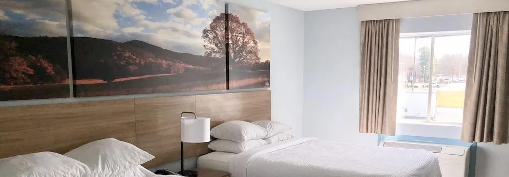 Days Inn & Suites by Wyndham Siler City