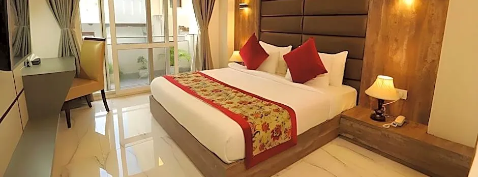Hotel Keshav Residency - Medicity Gurugram, near Medanta Hospital