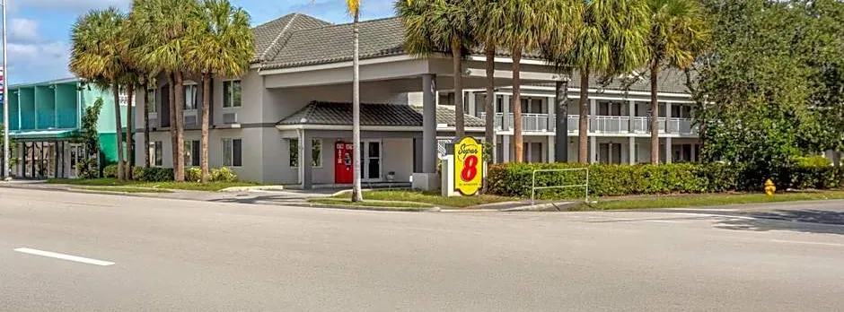 Super 8 by Wyndham Dania/Fort Lauderdale Airport