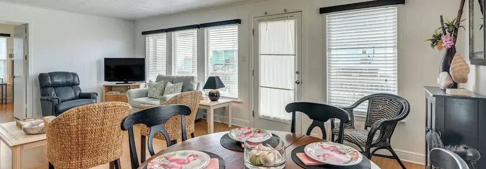 Pet-friendly Galveston Home - Walk to Beaches!