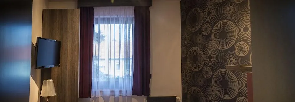 Log in Rooms