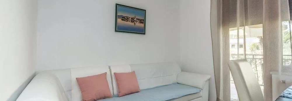 Apartment 1695