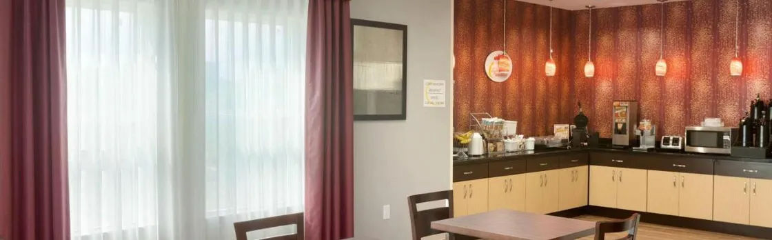 Super 8 by Wyndham Carrizo Springs