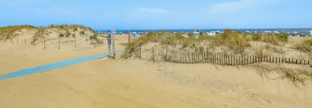 Stroll to Ocean Grove Boardwalk & Beach: Sleek Apt