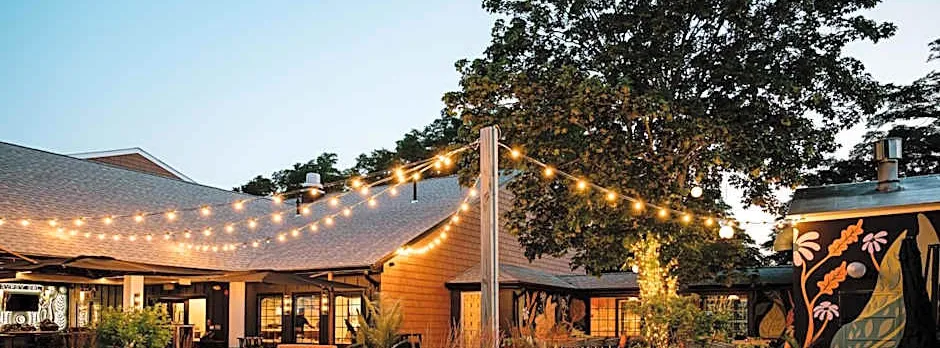 UNCOMMONER HOTEL by Reverie Boutique Collection