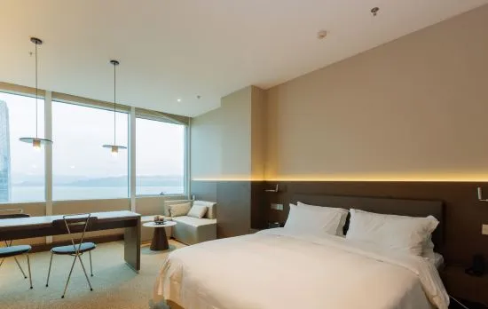 Calmsea Hotel