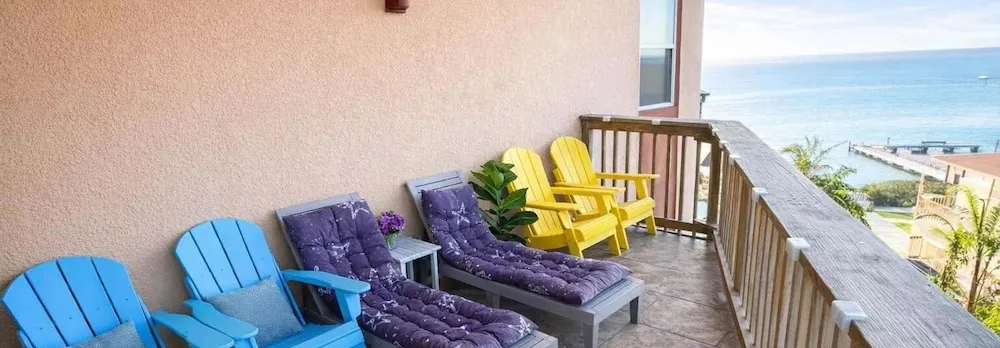 Direct Bayfront Sunsets - Boat Docks - Pool - Fish 2 Bedroom Apts