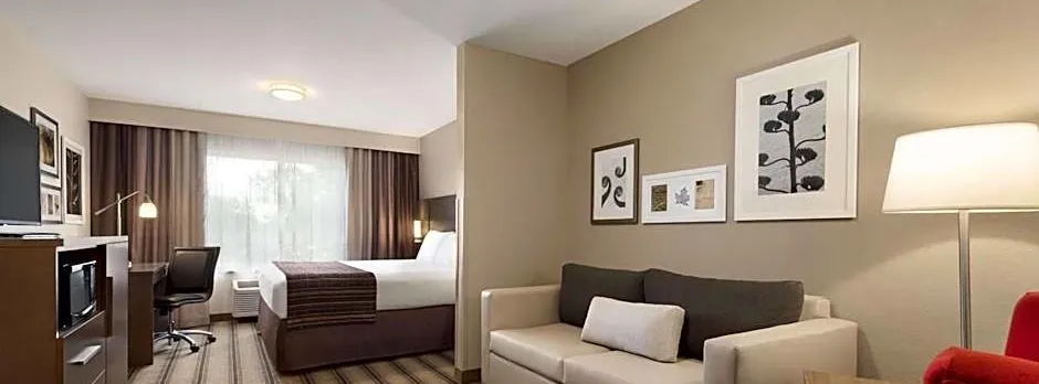 Country Inn & Suites by Radisson, St. Cloud West, MN