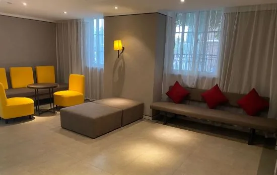 Homeinn Plus Hotel (Wuhan Zhuankou Sports Center)