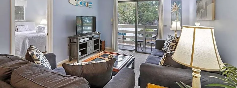5 stars Peaceful Condo - 7 min walk to the beach