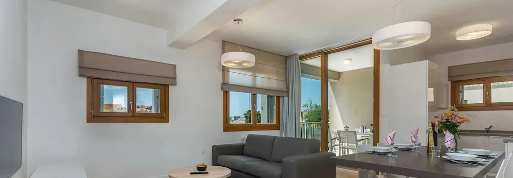 Maj Premium Residence