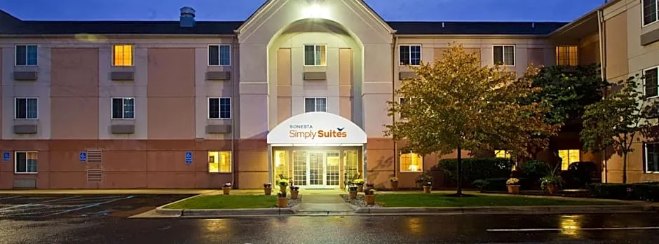 Sonesta Simply Suites Detroit Warren