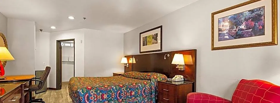 Paradise Lodge - Canoga Park, Los Angeles