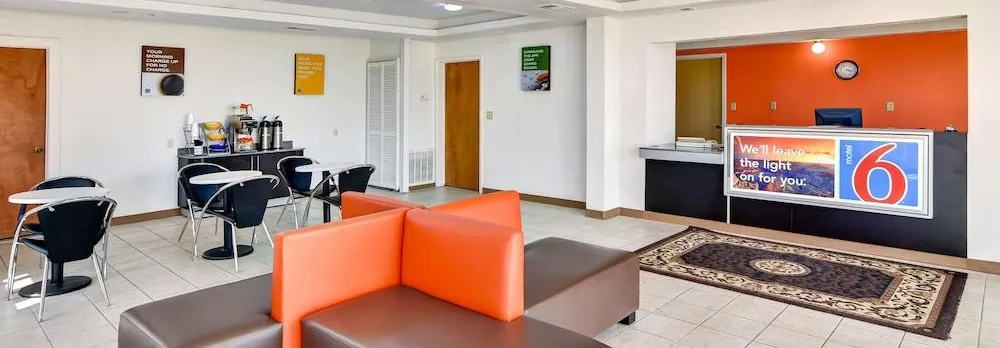 Motel 6 Lindale Tx