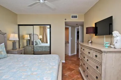 Pelican Pointe 803
