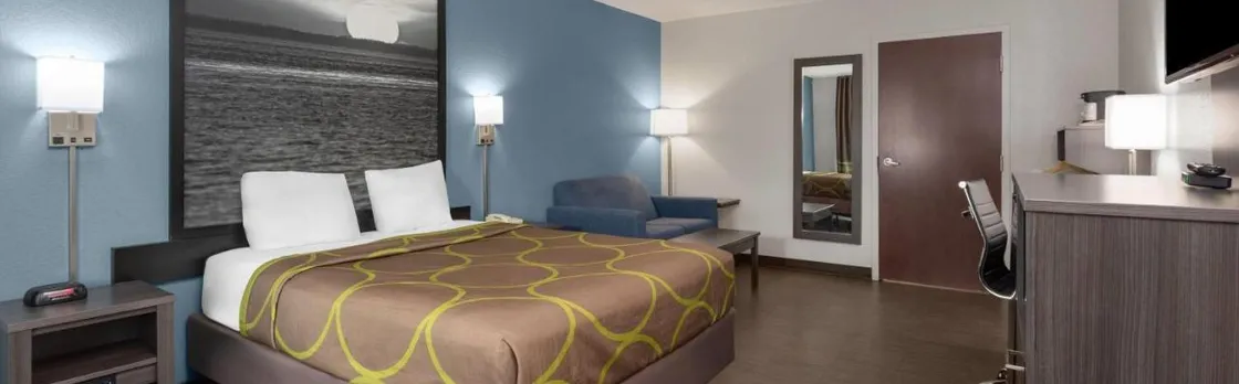 Super 8 by Wyndham Dania/Fort Lauderdale Arpt