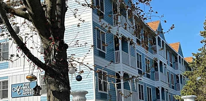 Mill Creek Hotel