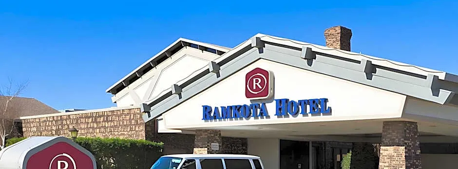 Bismarck Hotel and Conference Center