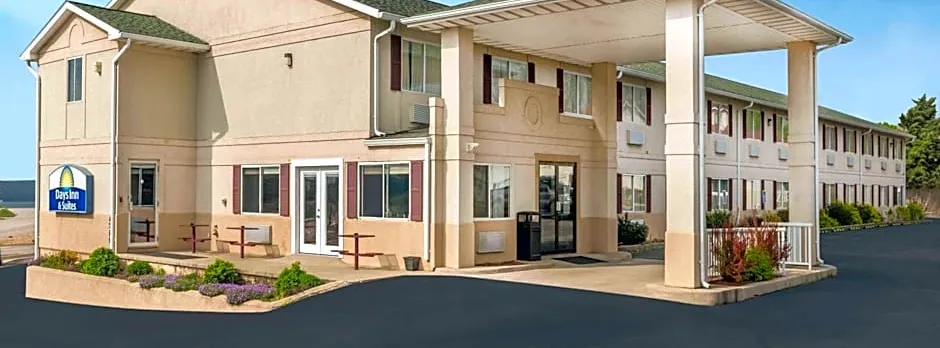 Days Inn by Wyndham Osage Beach Lake of the Ozarks