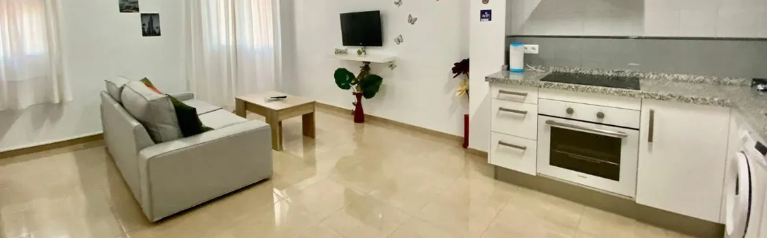 “Smile Nerja” Chic Apartment with Wifi, 4 Guests