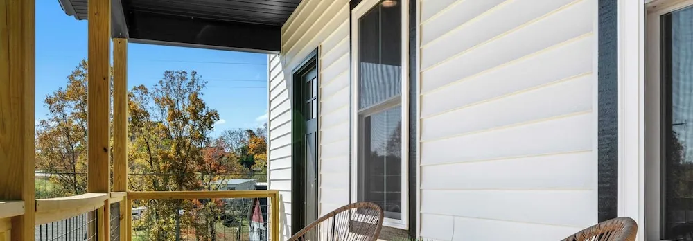 10 Mins to Downtown Deck w/ Fire Pit Modern Haven Bradford by Avantstay