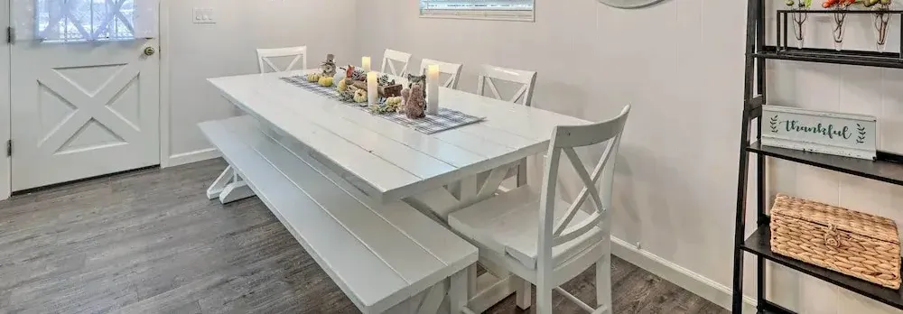 Renovated Cottage w/ Fire Pit in Munds Park!