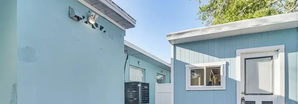 Indian Rocks Beach Retreat, Walk to Gulf & Beaches